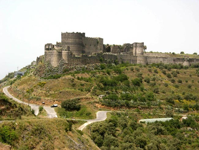 قلعة صلاح الدين في مدينة اللاذقية السورية ..